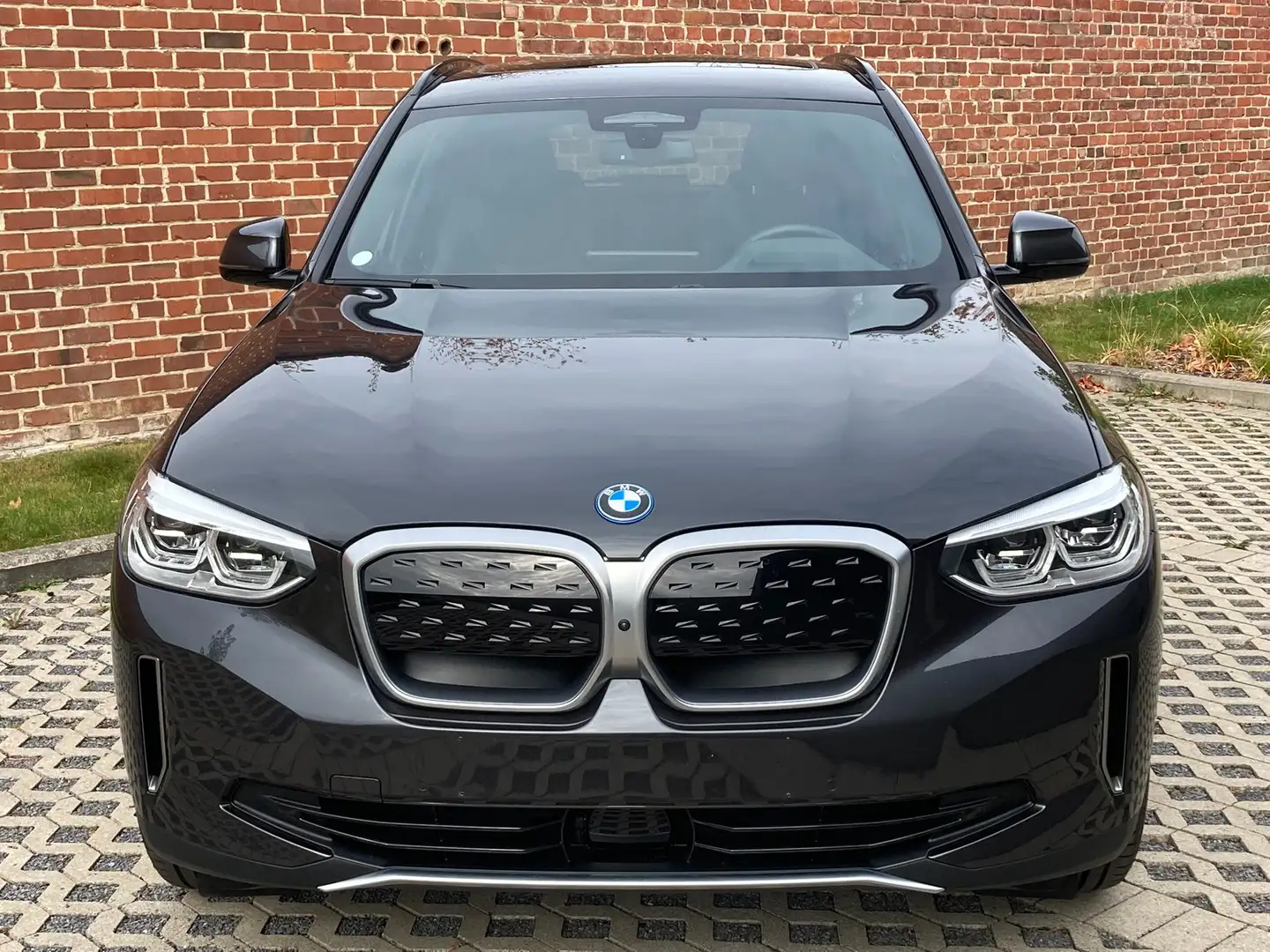 BMW iX3 80 kWh Impressive - 8.000 Km - 48.000 € + Btw Noir - 1