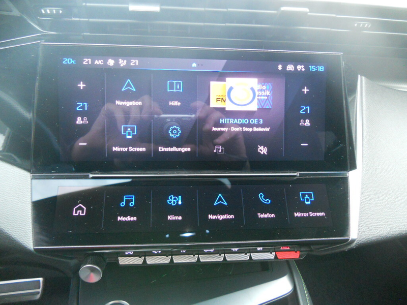 Peugeot 408 PHEV 180 e-EAT8 GT — photo 11