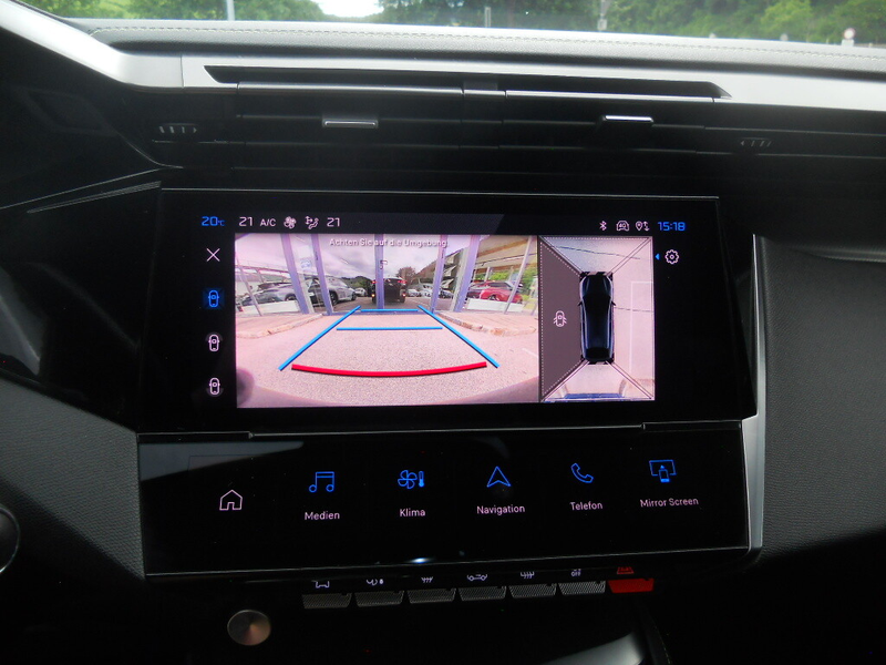 Peugeot 408 PHEV 180 e-EAT8 GT — photo 13