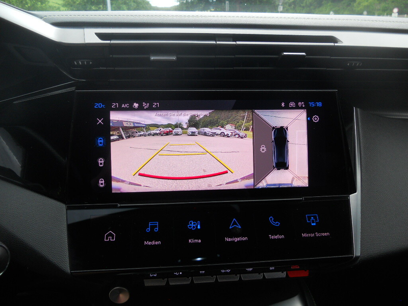 Peugeot 408 PHEV 180 e-EAT8 GT — photo 14