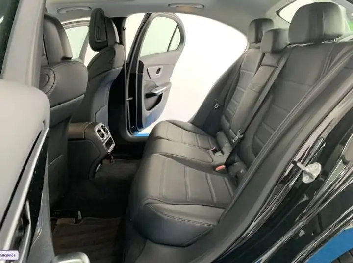 Mercedes-Benz Clase C 2023, foto 23