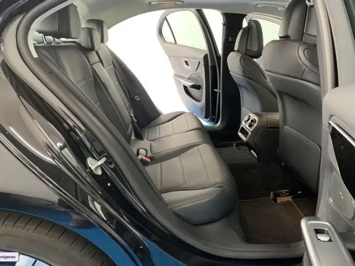 Mercedes-Benz Clase C 2023, foto 24