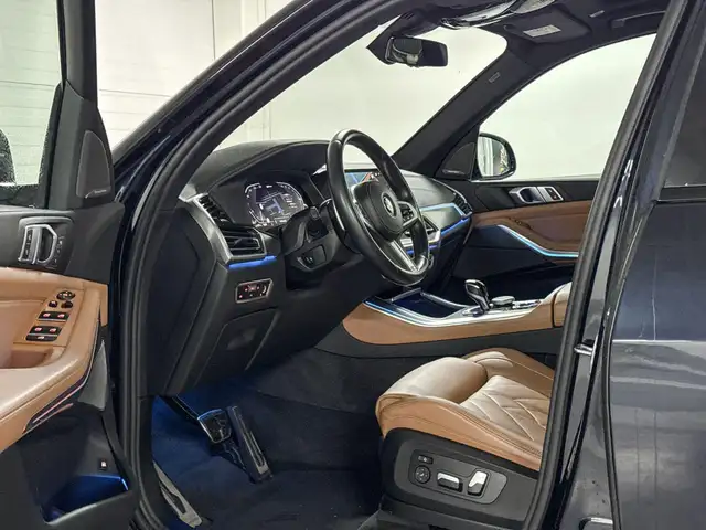 BMW X5 view 8