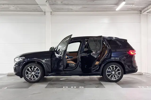 BMW X5 view 3