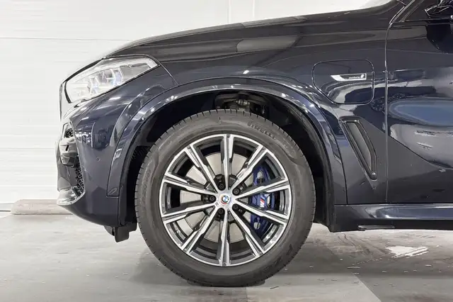 BMW X5 view 4