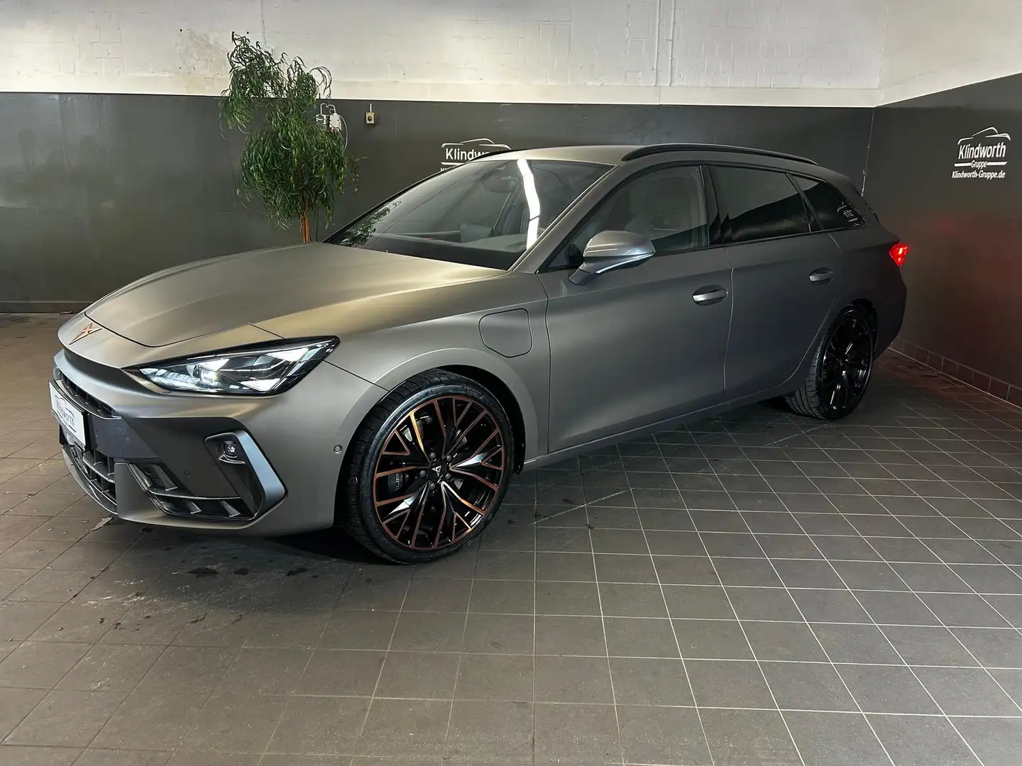 CUPRA Leon Cupra Leon ST 1.5 eTSI PHEV VZ Matrix+AHK+Leder Beige - 2