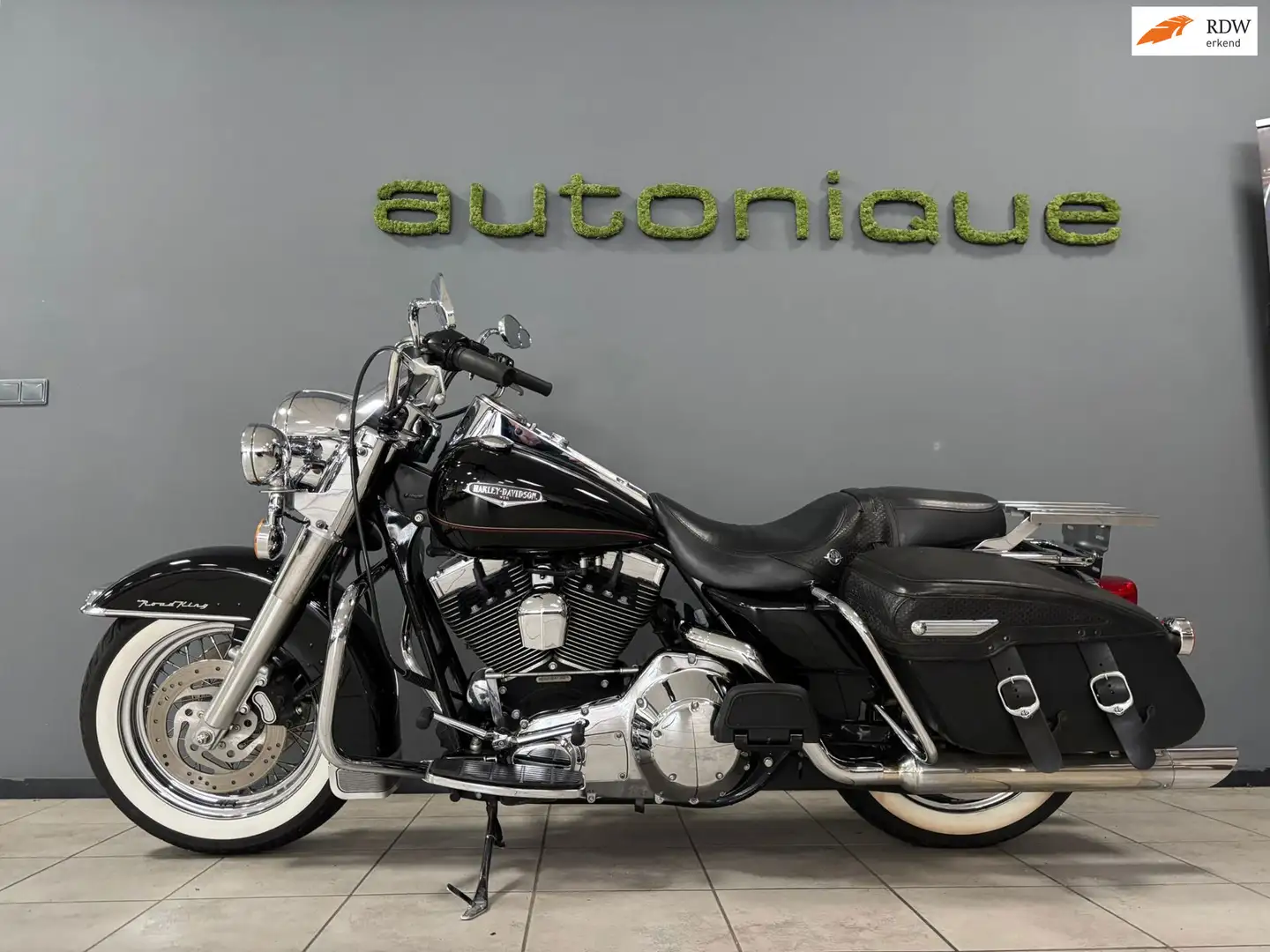 Harley-Davidson Road King Tour 88 FLHRCI Classic Negro - 1