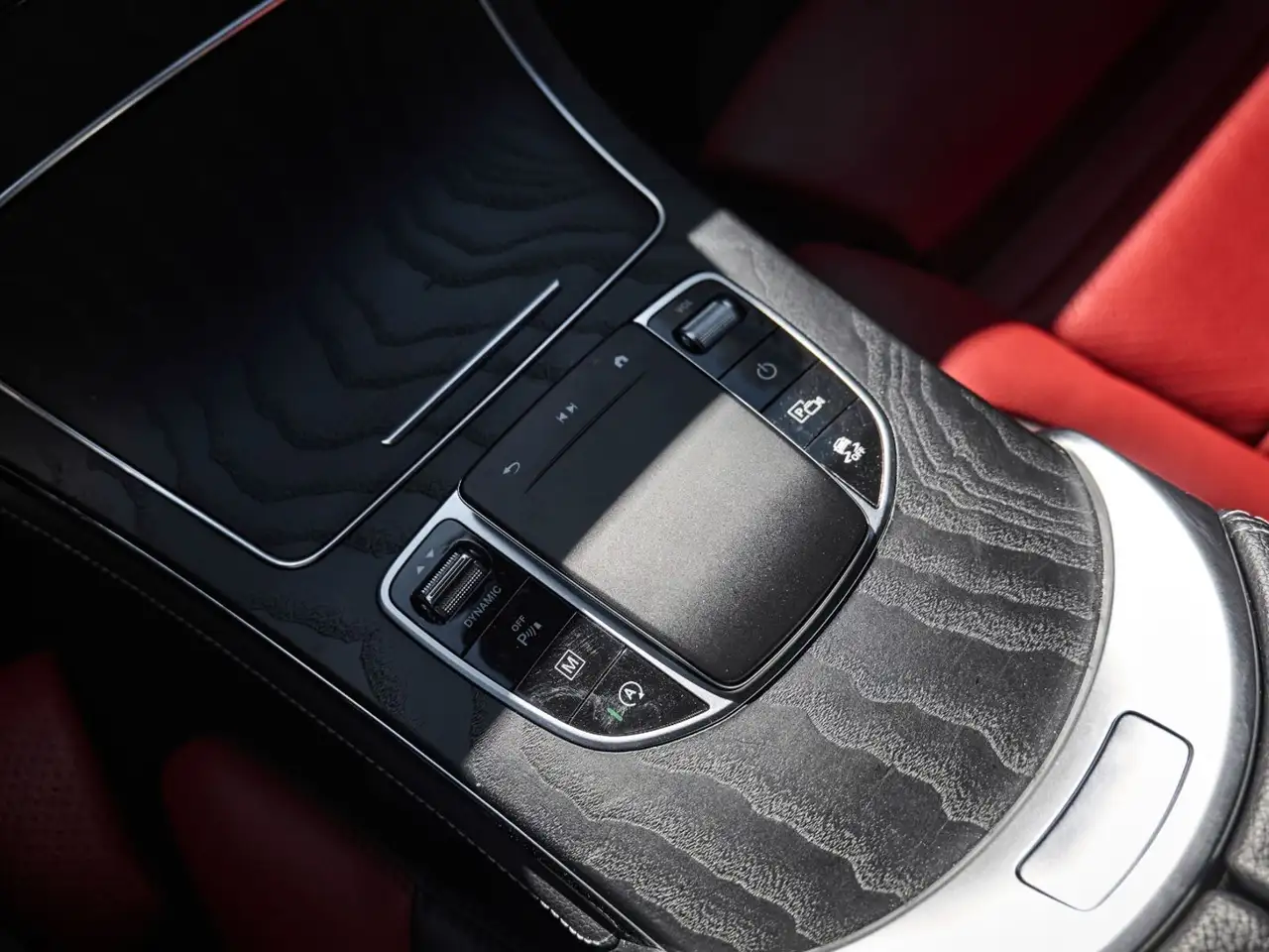 Mercedes-Benz GLC снимка Mercedes-Benz GLC