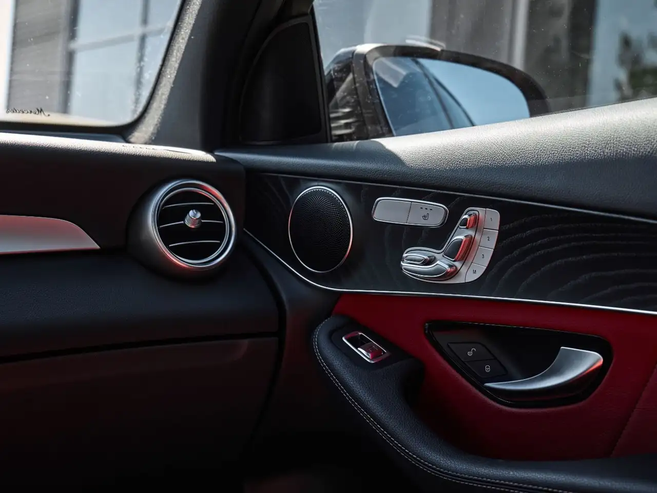Mercedes-Benz GLC снимка Mercedes-Benz GLC