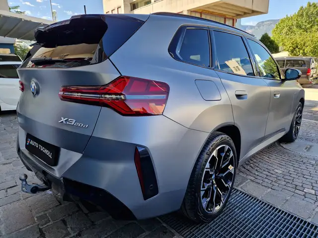 BMW X3 view 3
