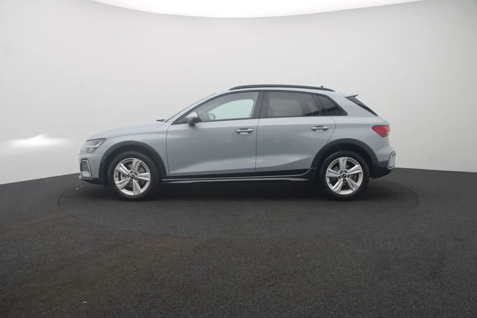 Audi A3 allstreet 35 TFSI . Virt.Cockpit Navi ACC Gris - 2