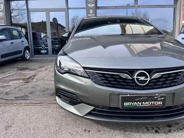 Opel Astra view 12