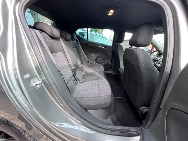 Opel Astra view 9