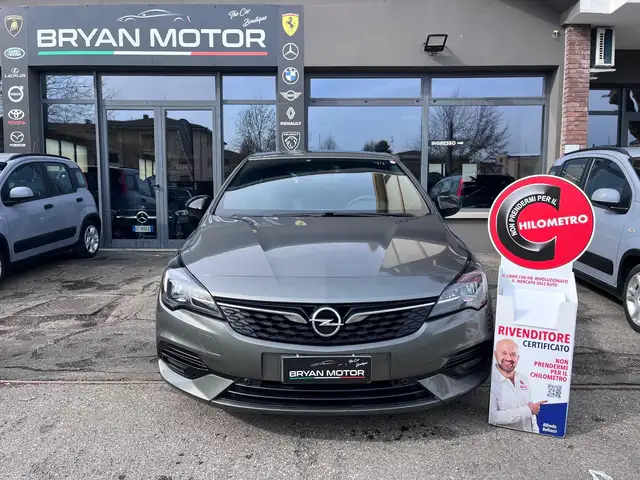 Opel Astra view 2