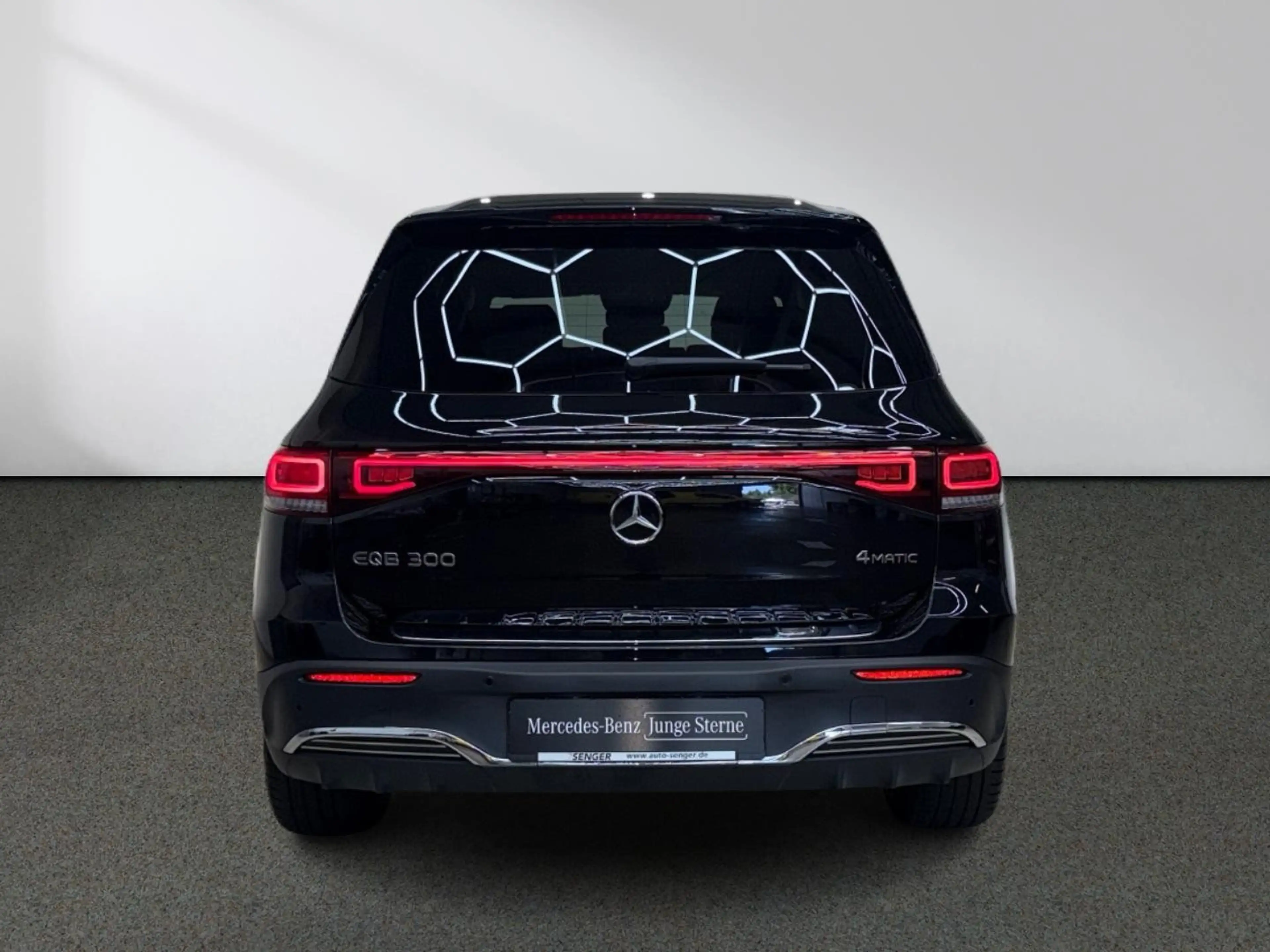 Mercedes-Benz EQB 300 4M AMG Line Rückfahrkamera MBUX LED — photo 6
