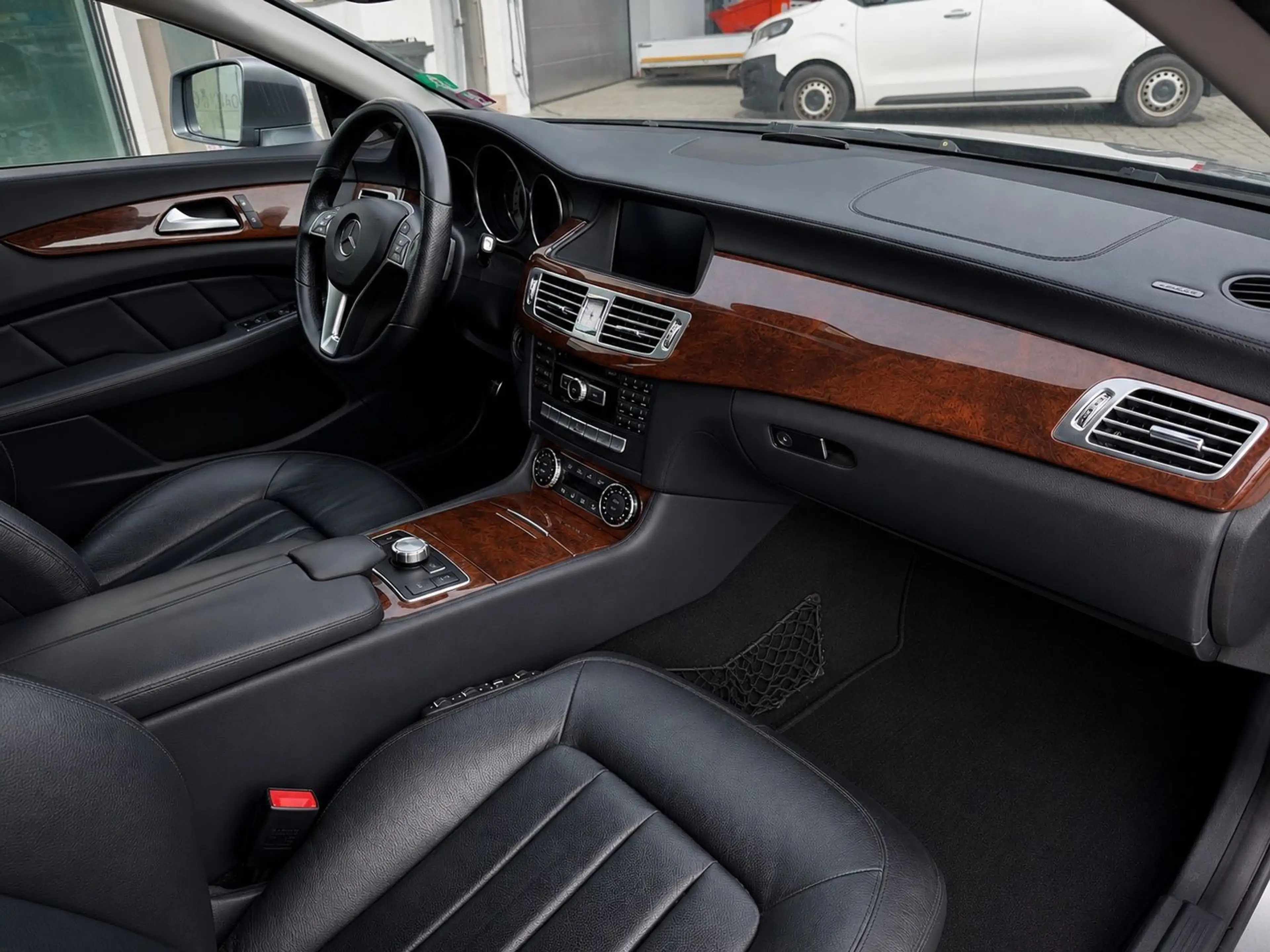 Mercedes-Benz CLS 500 AMG 4Matic — photo 9