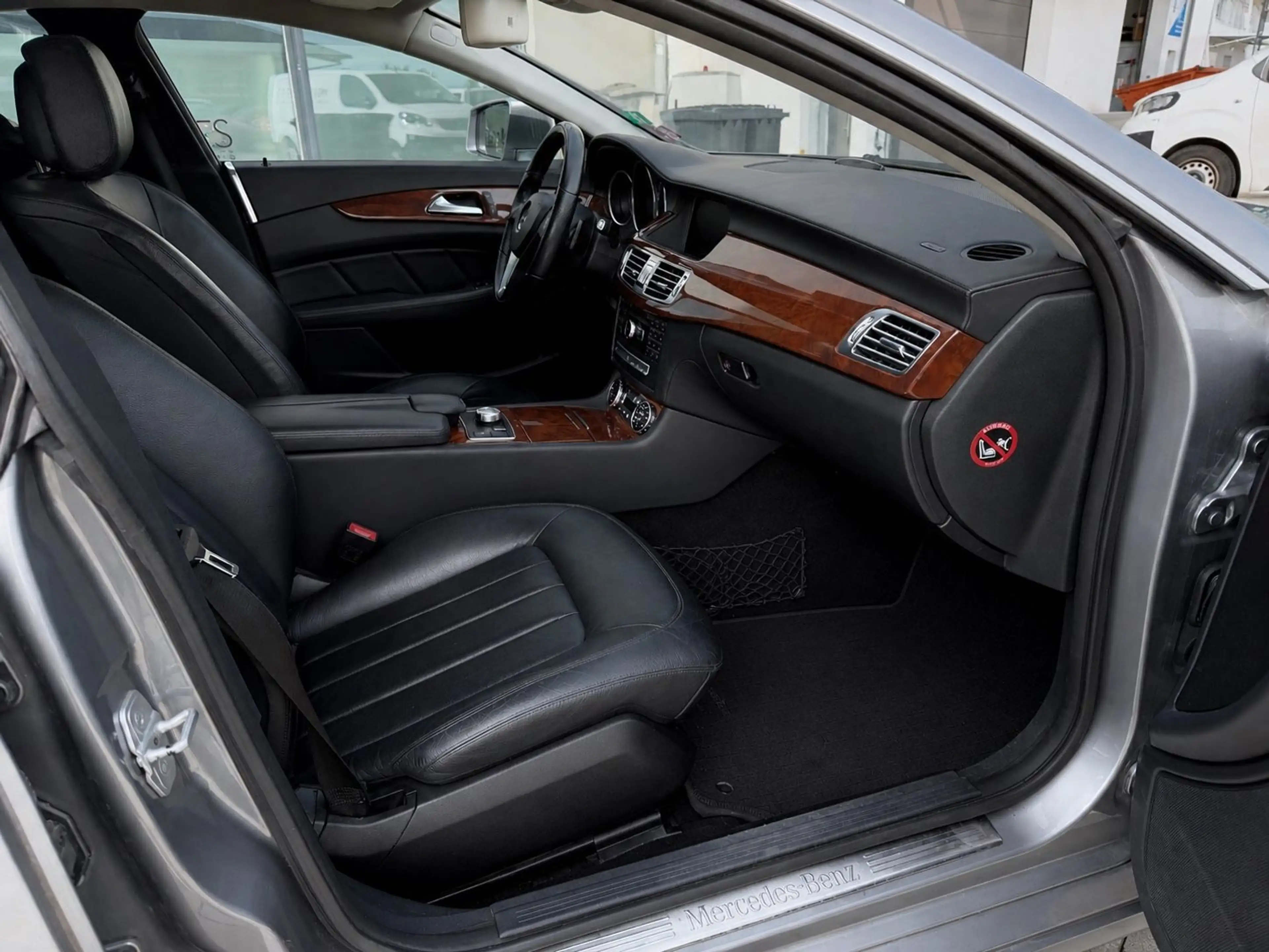 Mercedes-Benz CLS 500 AMG 4Matic — photo 10