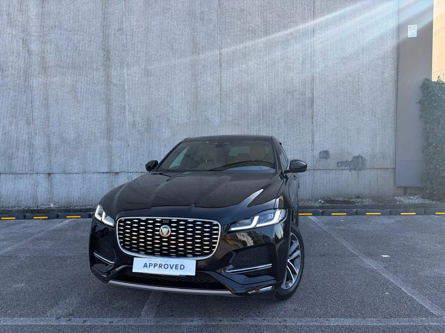 Jaguar F-Pace F-Pace 2.0d i4 mhev awd 163cv auto R-dynamic S Noir - 1