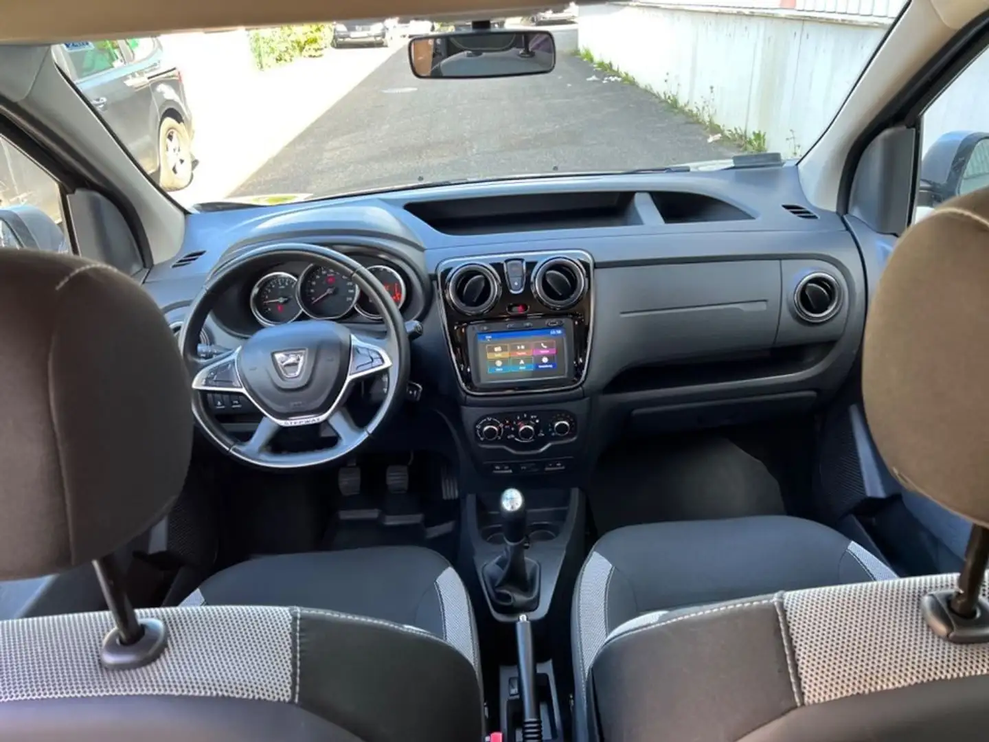 Dacia Dokker 1.6 8V 100CV  Stepway Grigio - 1