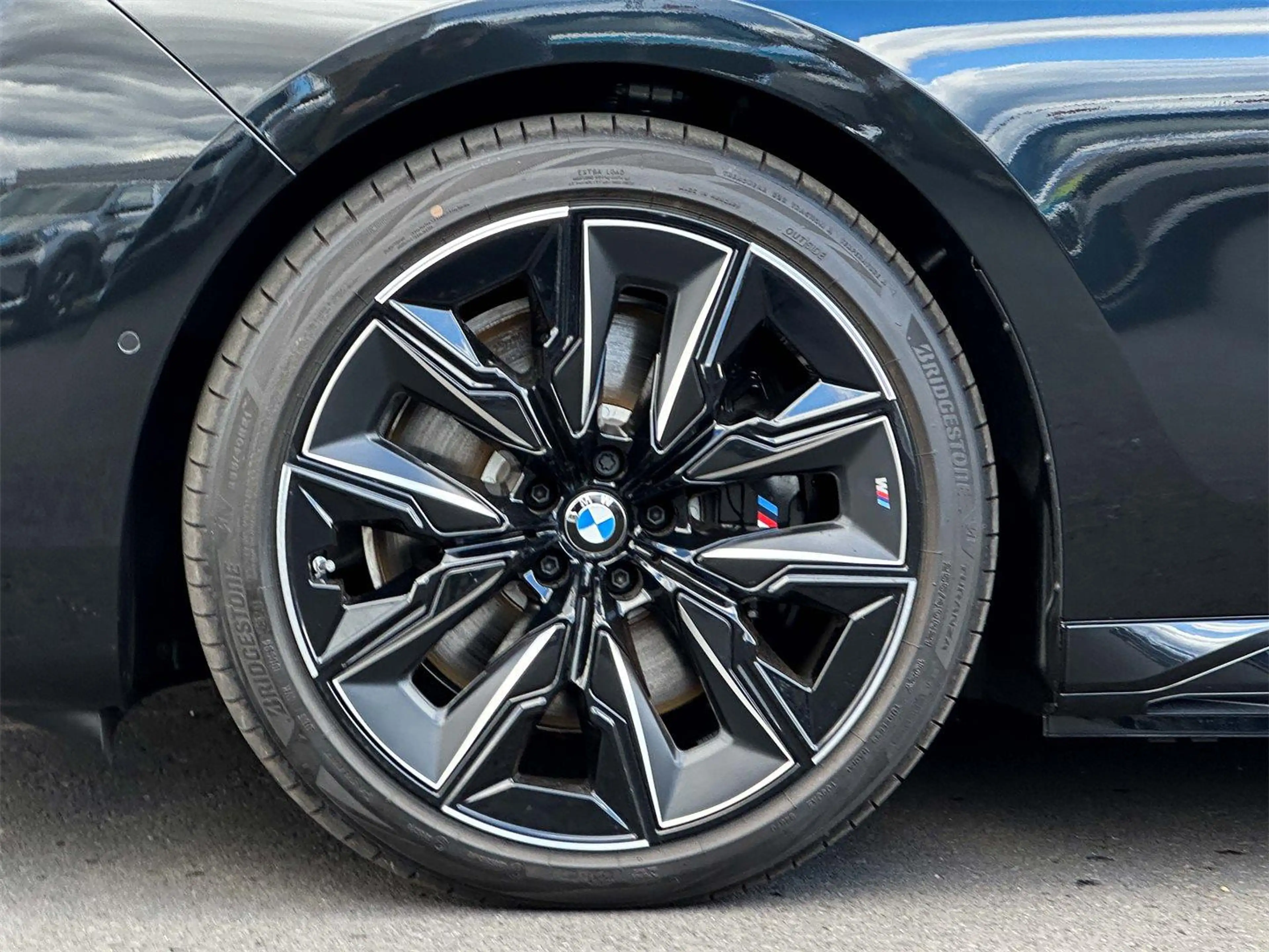 BMW i7 xDrive60 — photo 7