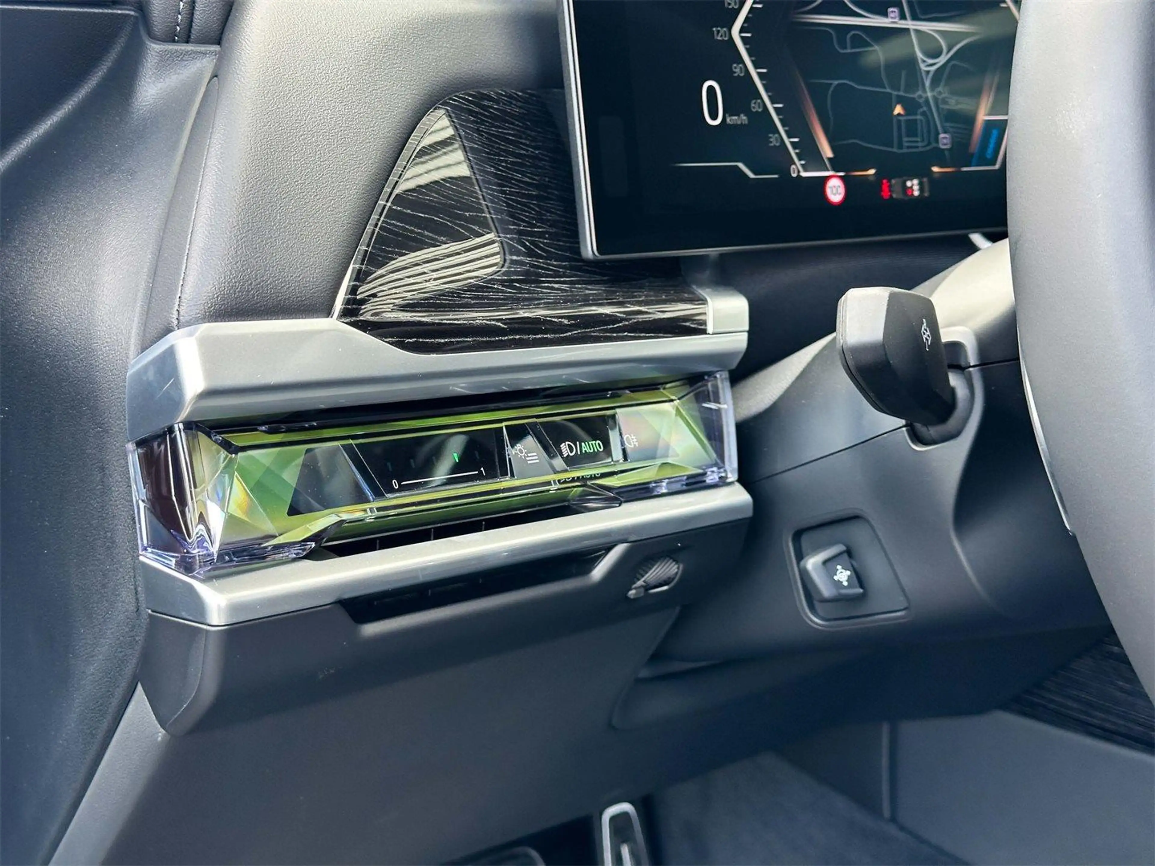 BMW i7 xDrive60 — photo 11