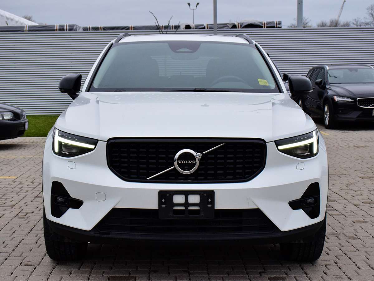 2024 Volvo XC40 B5 AWD Ultimate Dark Theme — снимка 1