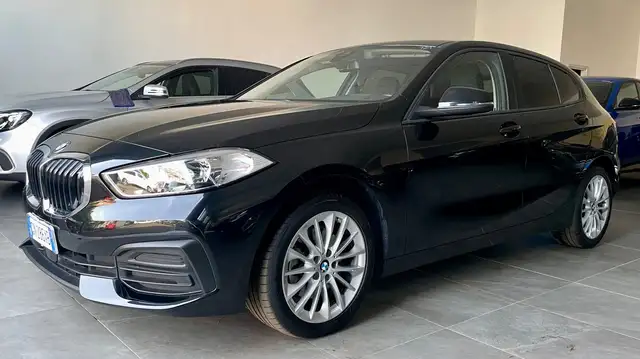 BMW 1 Series view 3