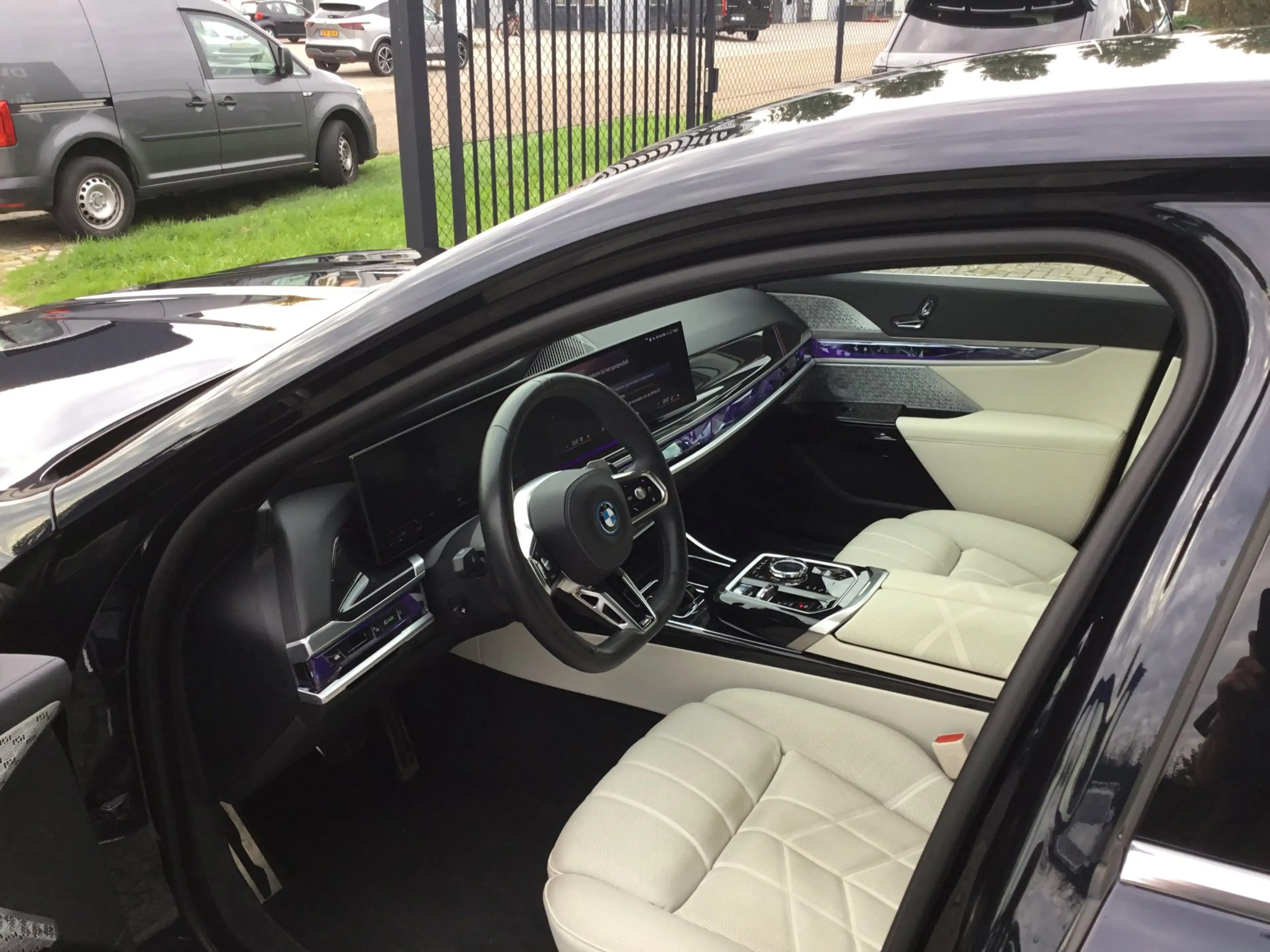 BMW 750 7-serie 750e xDrive M-SPORT — photo 9