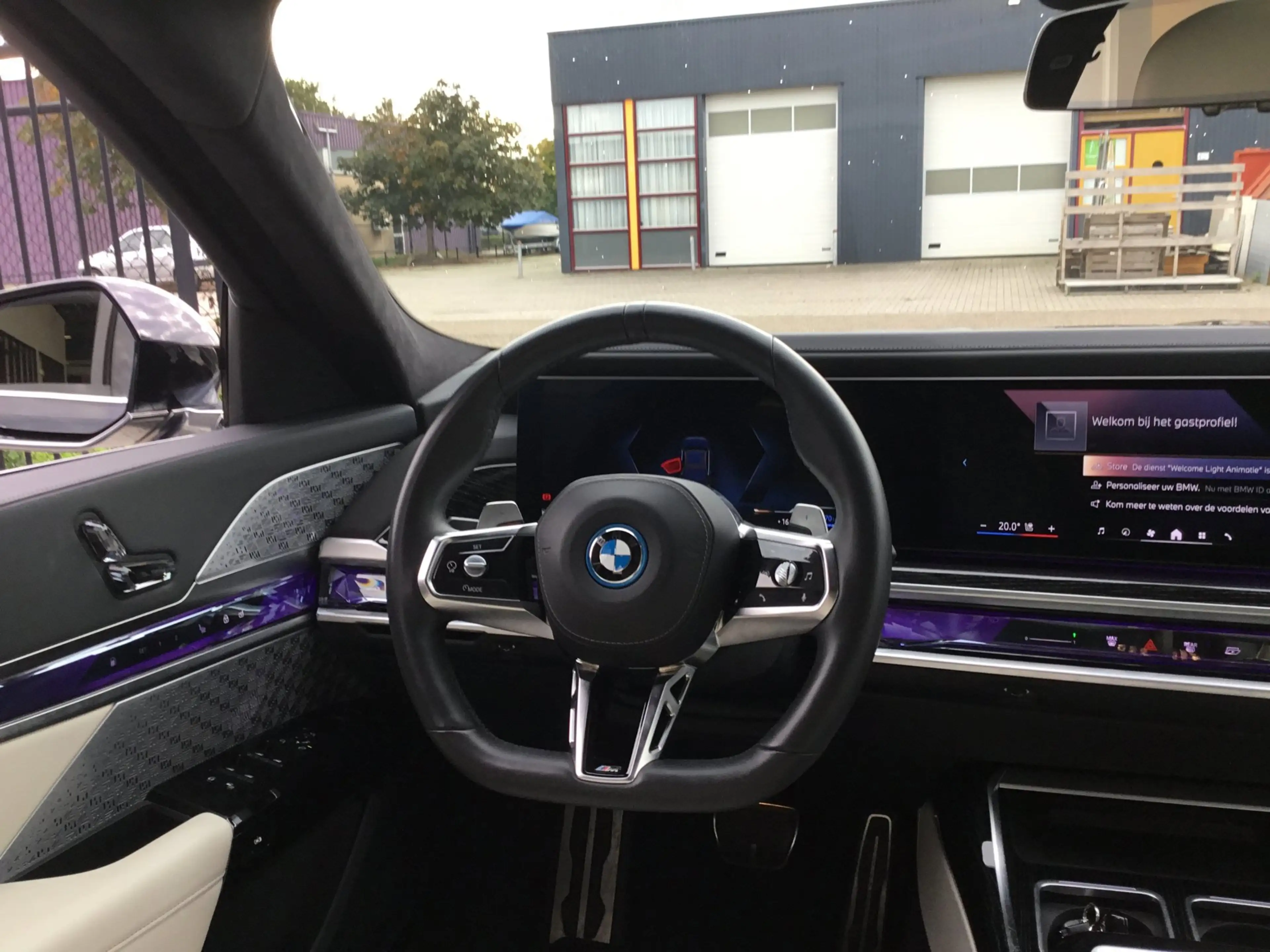 BMW 750 7-serie 750e xDrive M-SPORT — photo 13