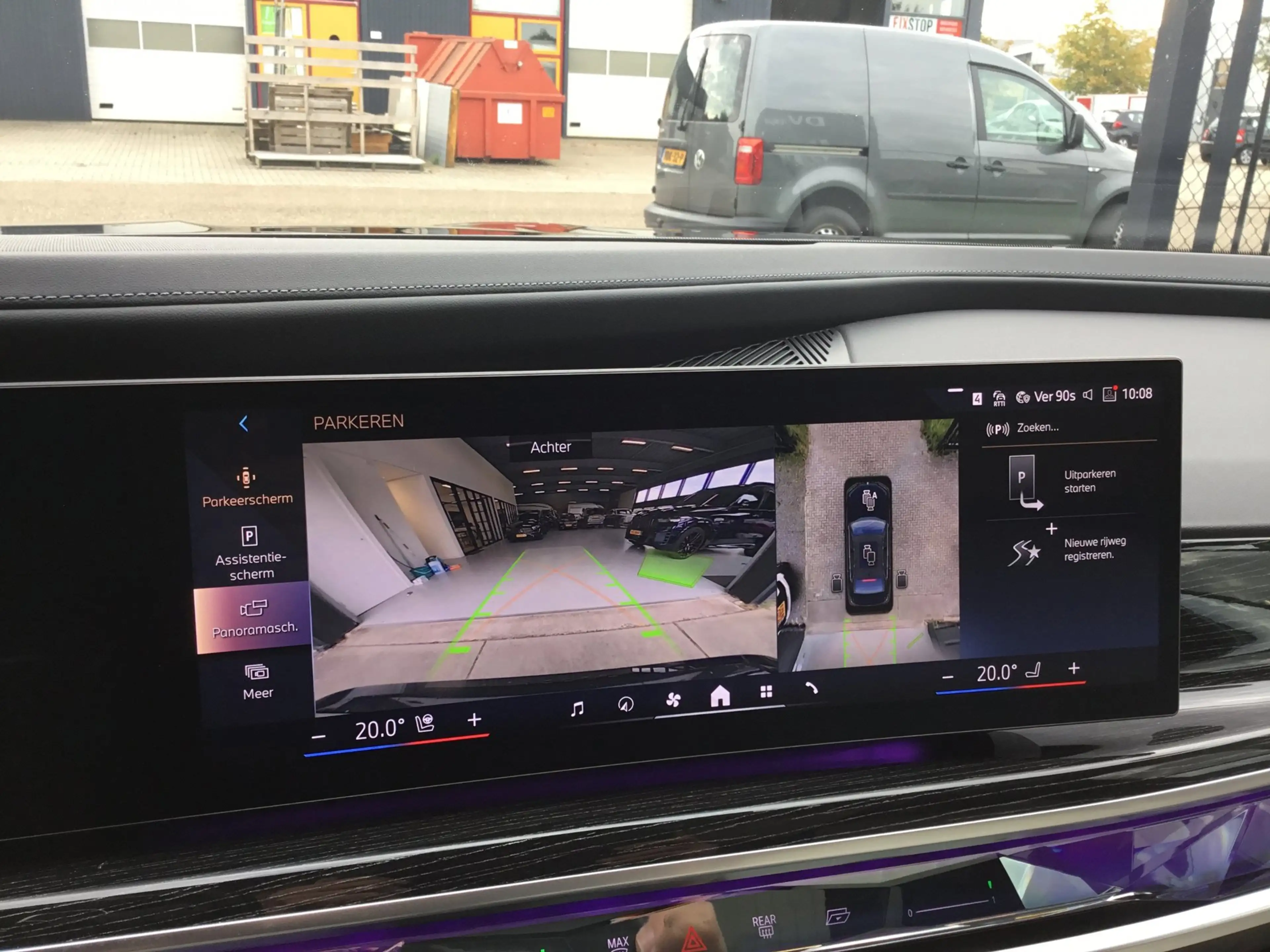 BMW 750 7-serie 750e xDrive M-SPORT — photo 15