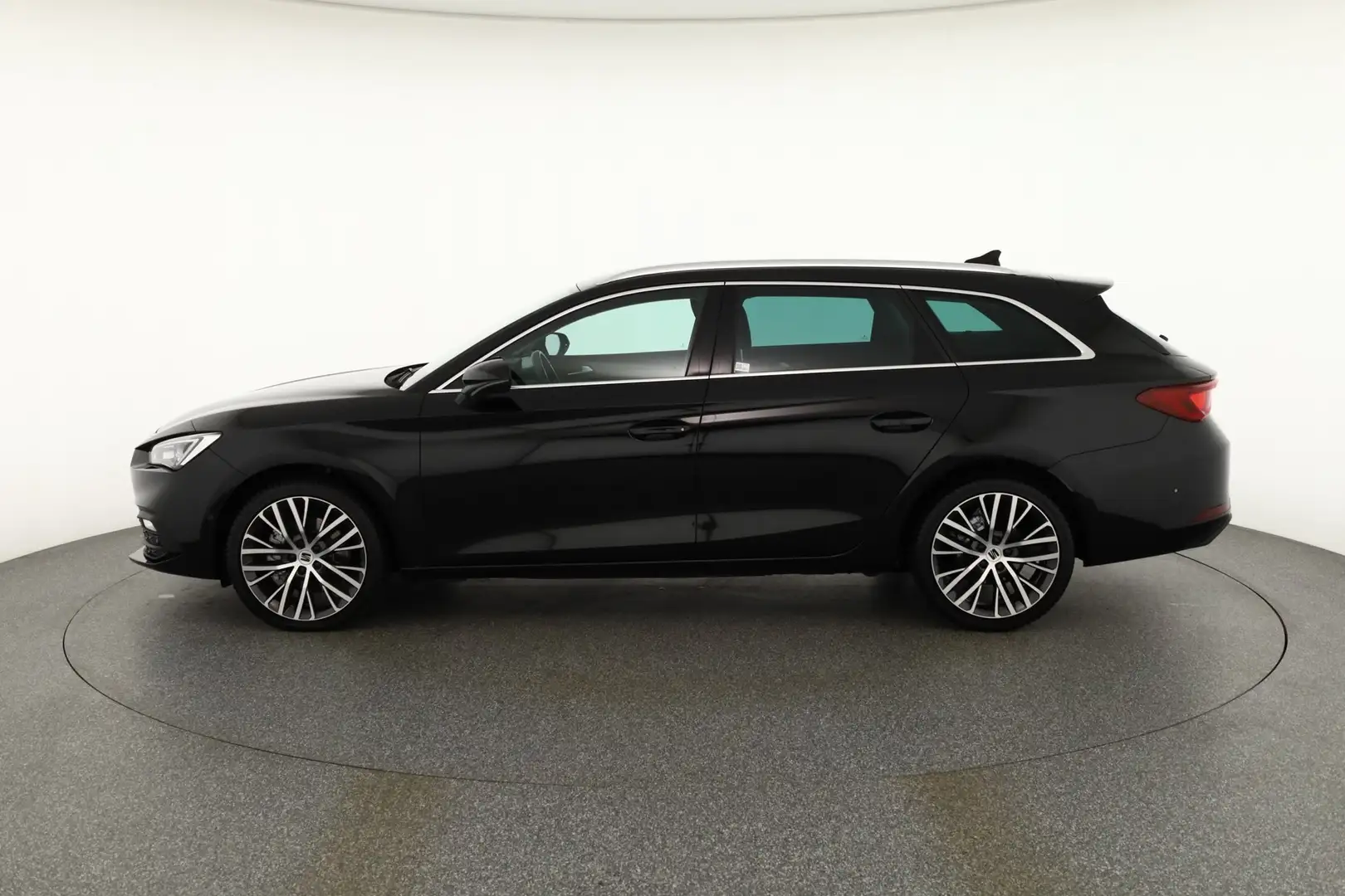 SEAT Leon ST 2.0 TDI DSG Xcellence LED Navi ACC Schwarz - 2
