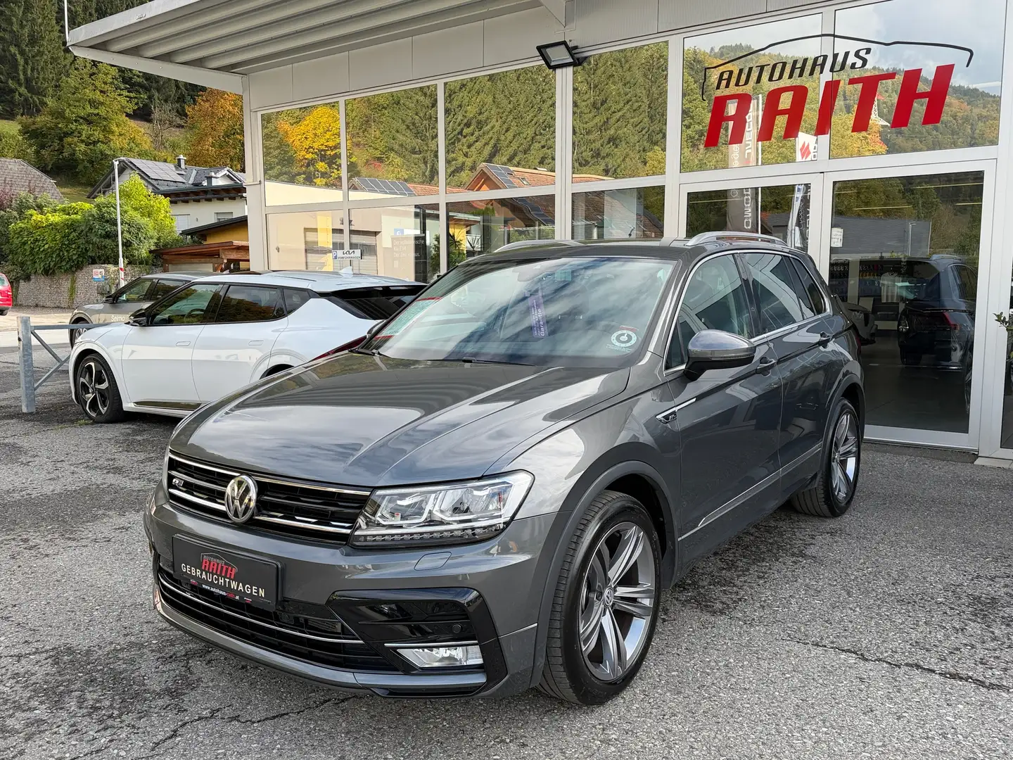 Volkswagen Tiguan 2,0TDI Highline 4Motion R-Line DSG Grau - 1