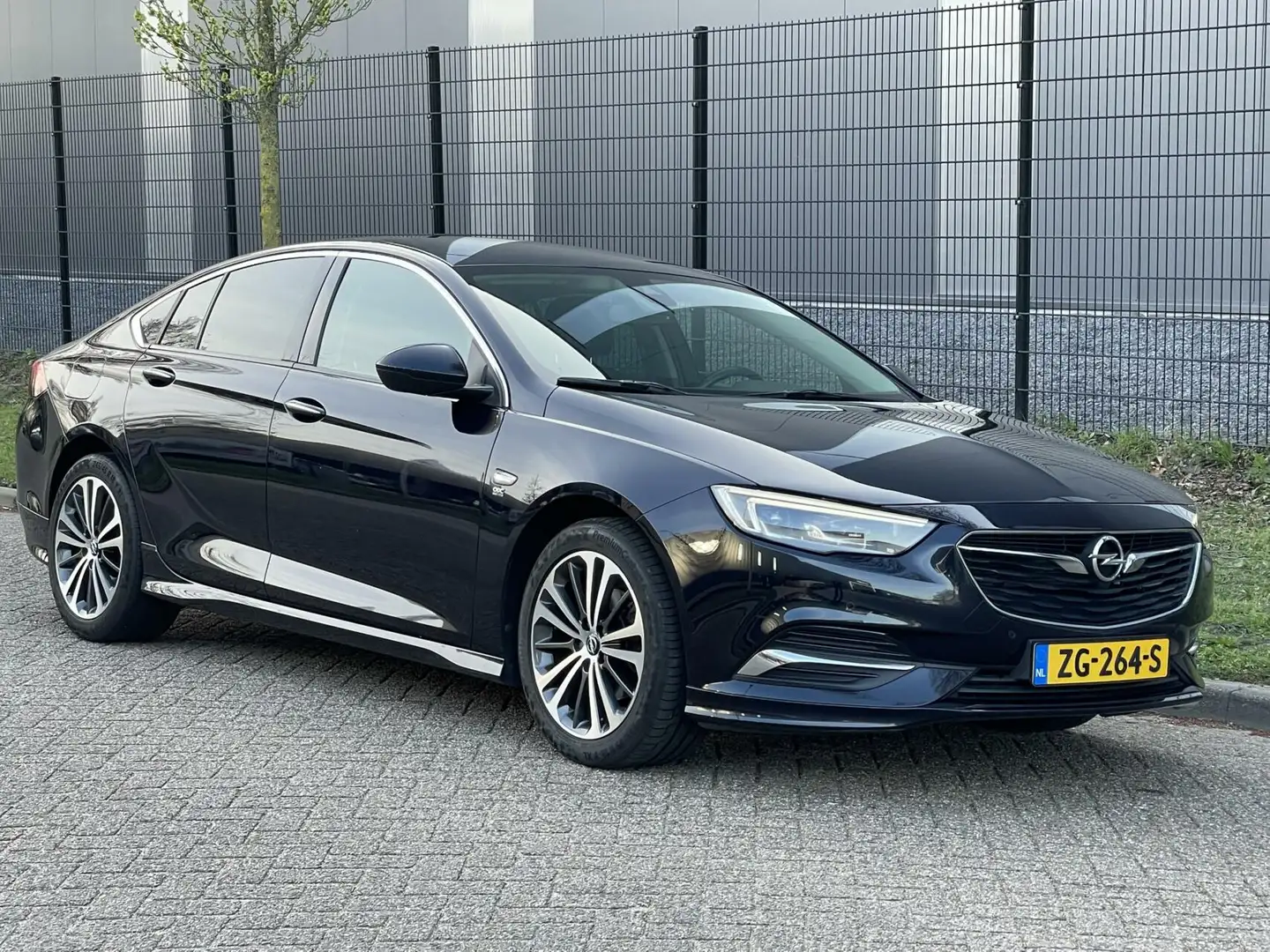 Opel Insignia Grand Sport 1.5 Turbo Business Executive Autom Blau - 2