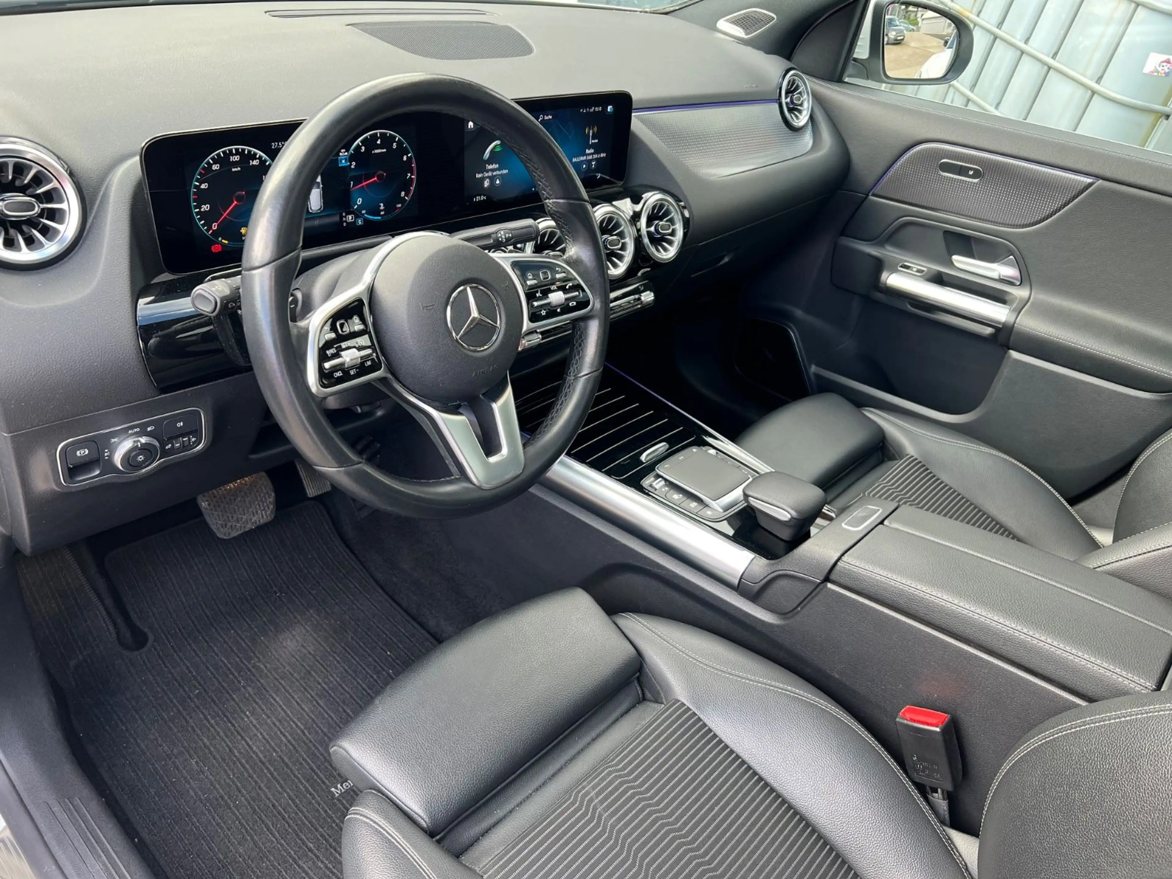 Mercedes-Benz GLA 200 GLA GLA 200*AHK*Pano*LED*SHZ* — photo 9