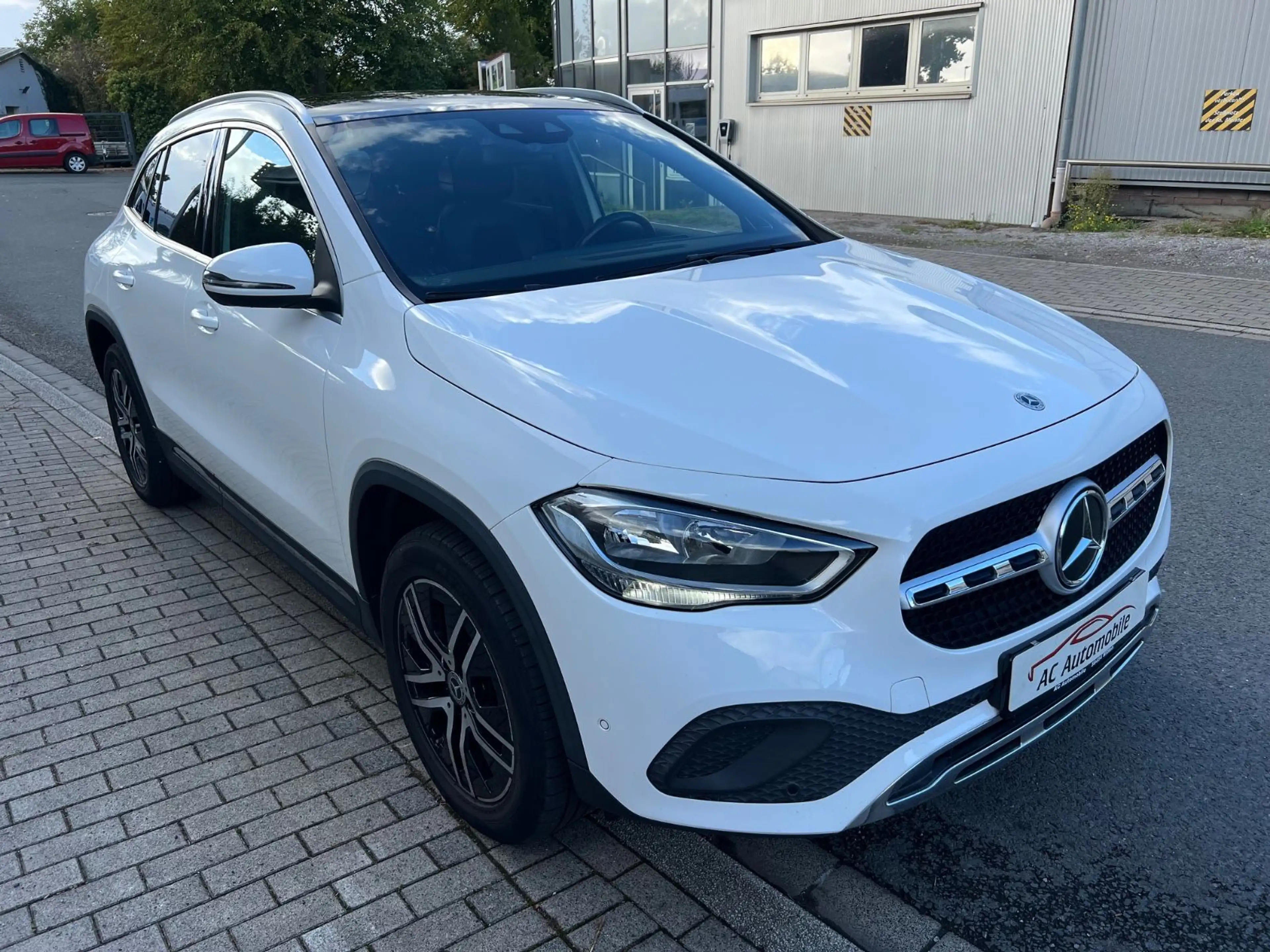 Mercedes-Benz GLA 200 GLA GLA 200*AHK*Pano*LED*SHZ* — photo 2