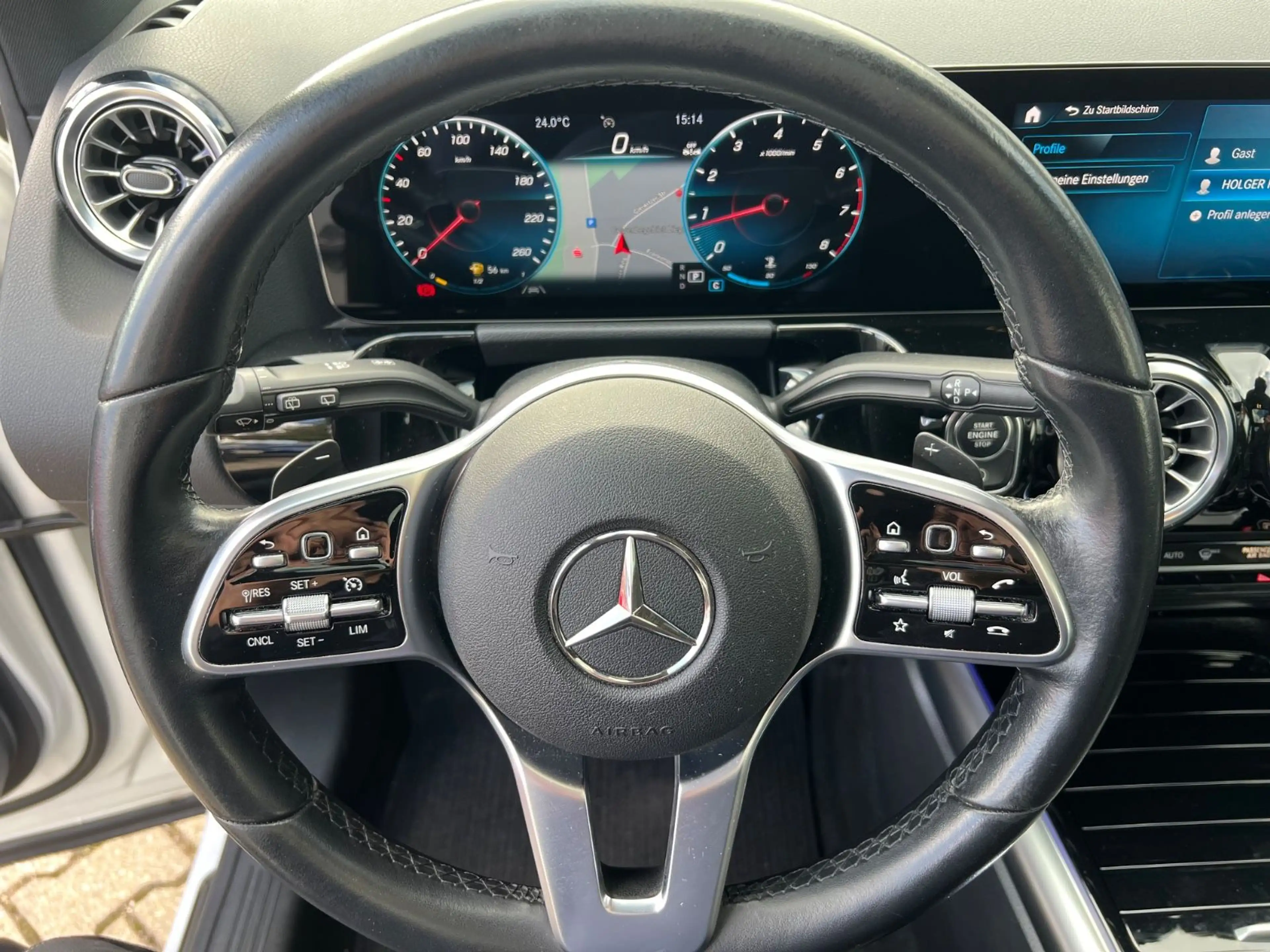 Mercedes-Benz GLA 200 GLA GLA 200*AHK*Pano*LED*SHZ* — photo 15