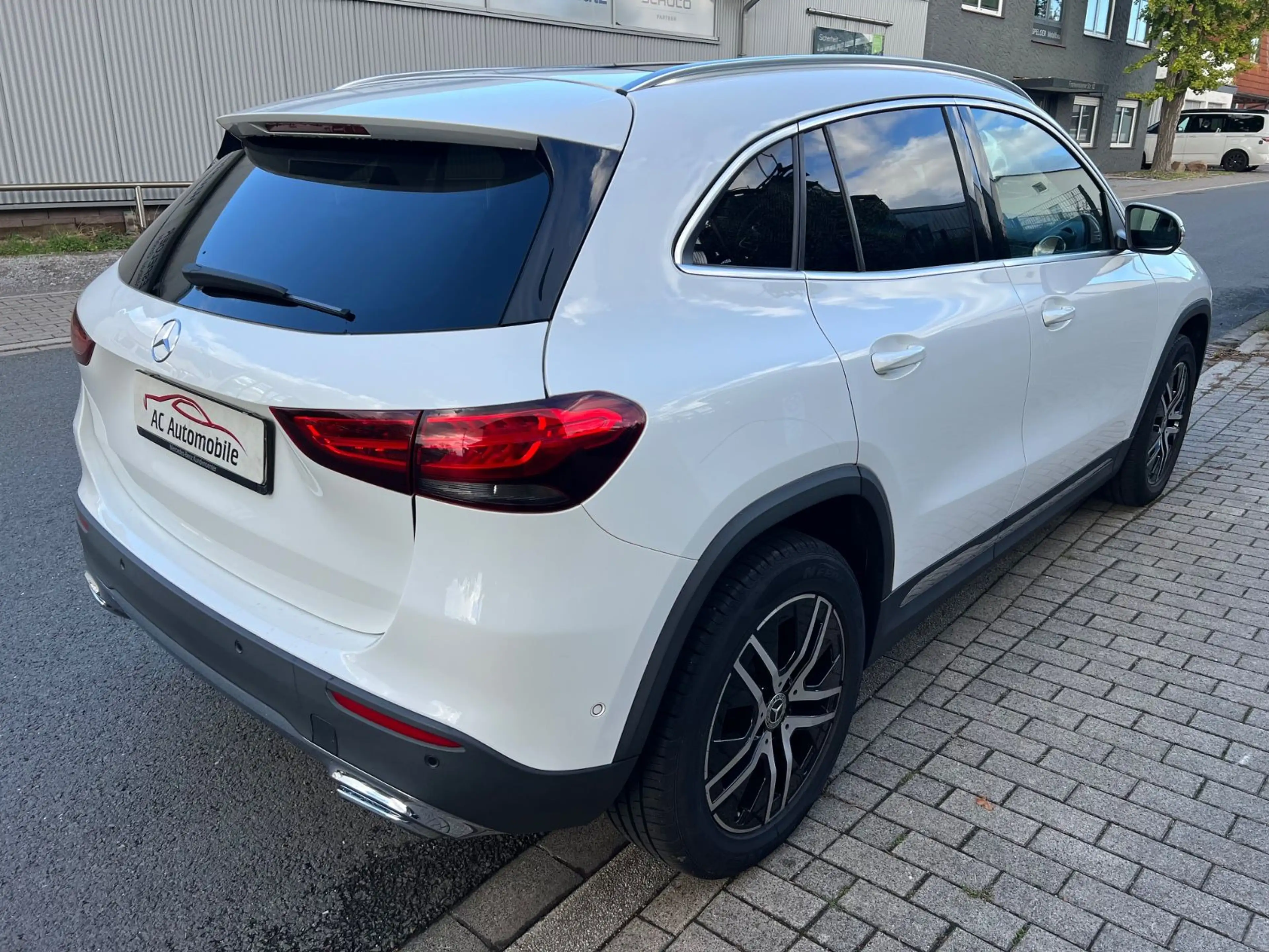 Mercedes-Benz GLA 200 GLA GLA 200*AHK*Pano*LED*SHZ* — photo 4
