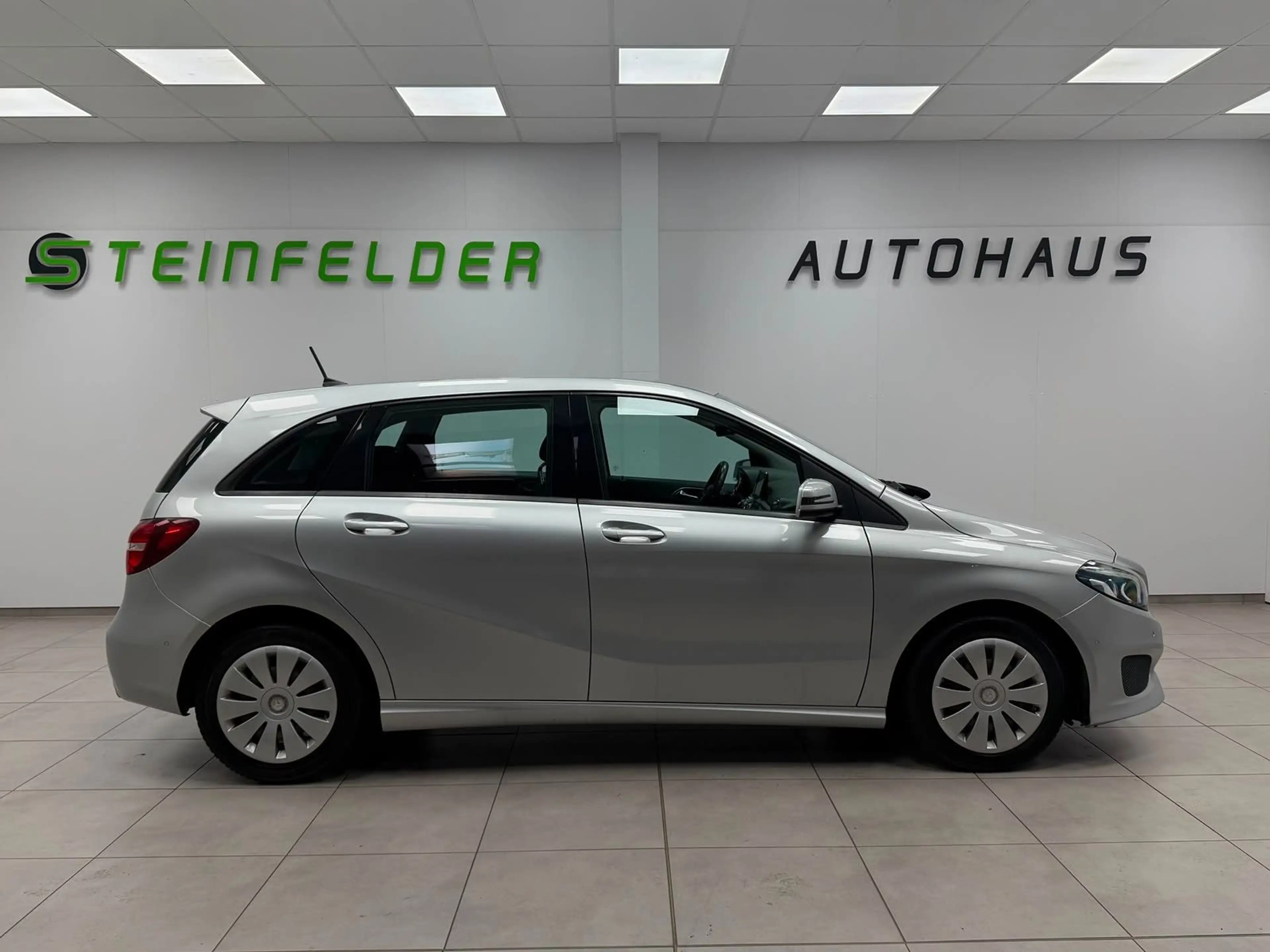 Mercedes-Benz B 220 CDI  / SHZ / RKAM / LED / TEMPOMAT — photo 8