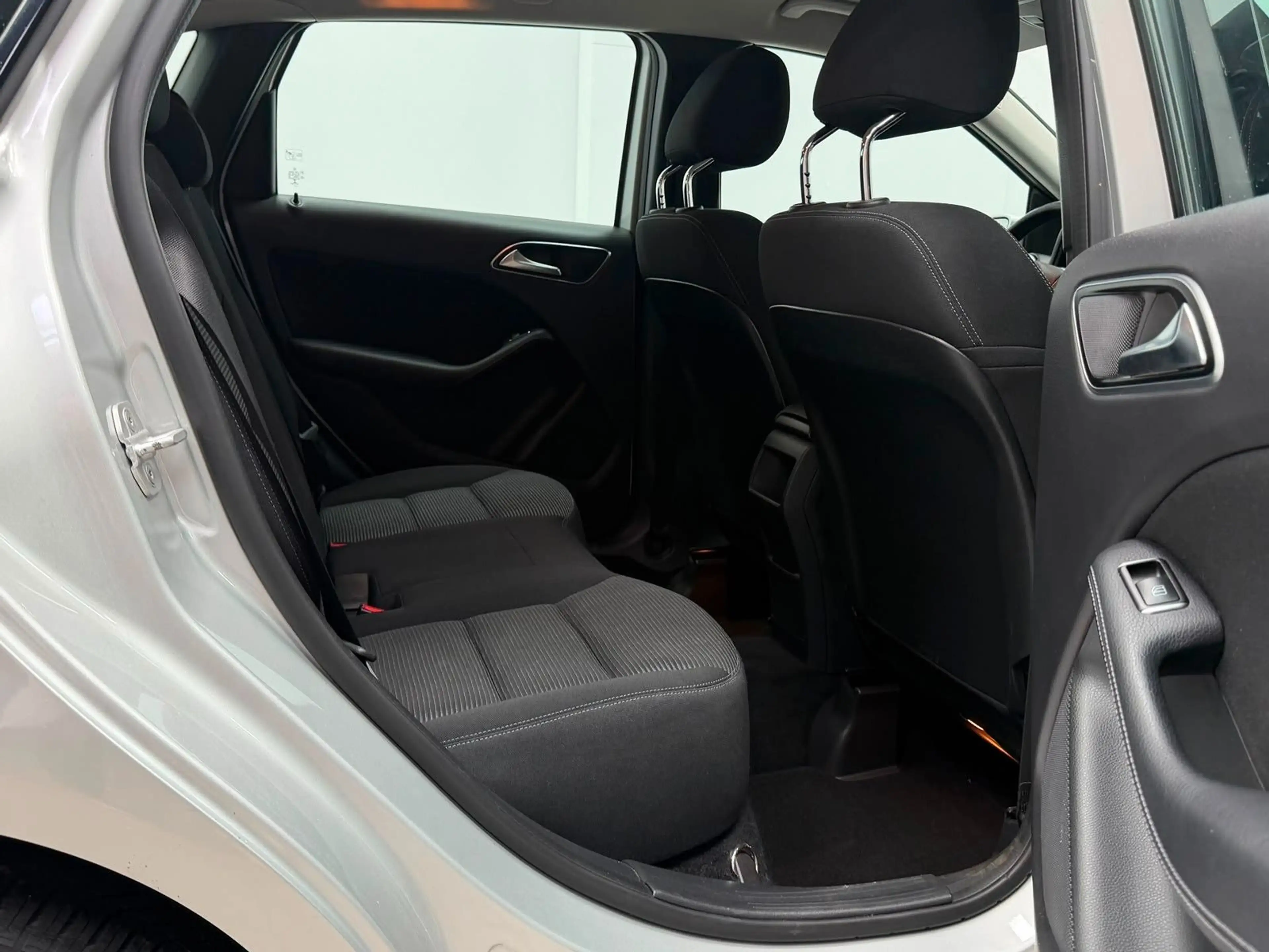 Mercedes-Benz B 220 CDI  / SHZ / RKAM / LED / TEMPOMAT — photo 13