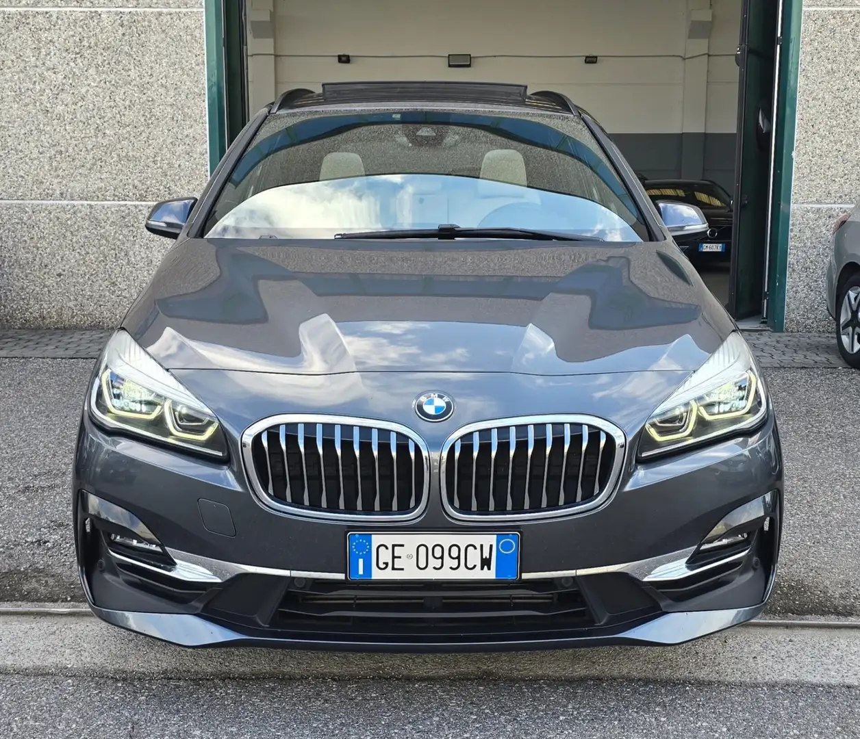 BMW 218d xDrive Grand Tourer Luxury aut. TETTO PELLE L Grigio - 2