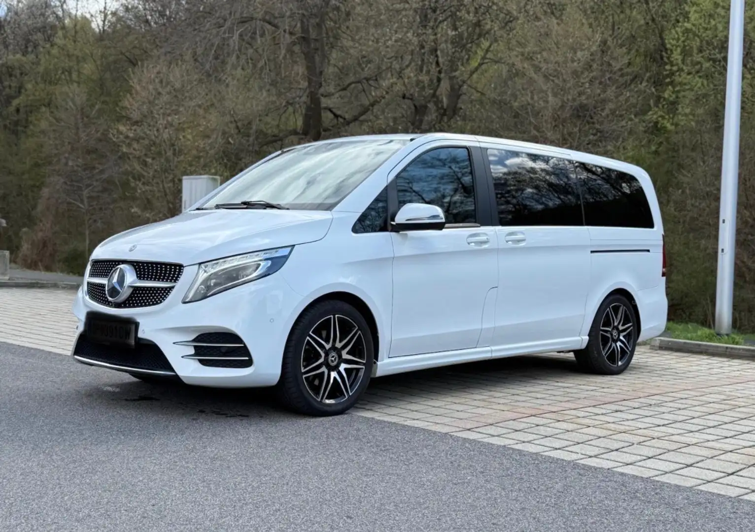 Mercedes-Benz V 220 V 220 d Kombi lang Basis Aut. Basis Weiß - 2