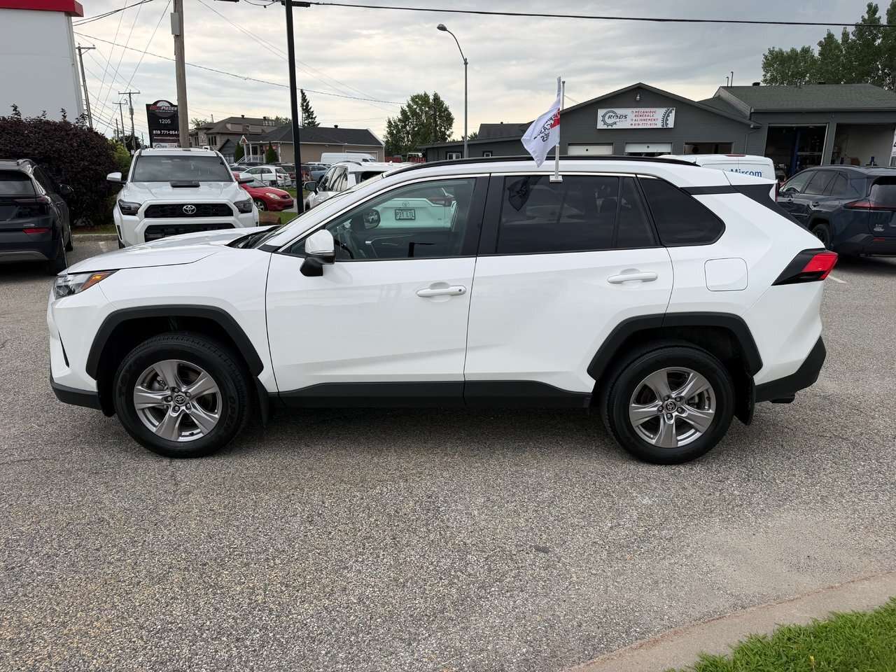 2025 Toyota RAV4 xle — снимка 1