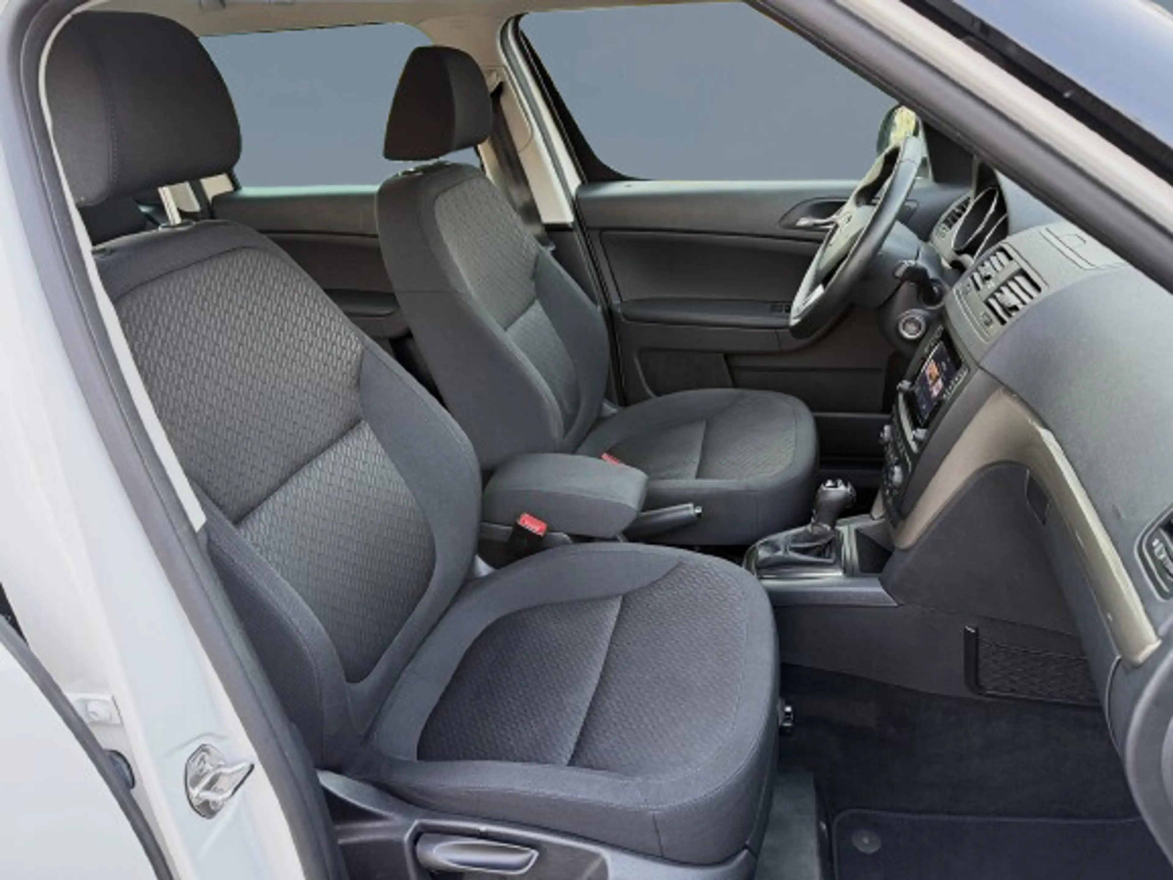 Skoda Yeti Outdoor 2,0 TDI SCR 4x4 Style DSG — photo 11