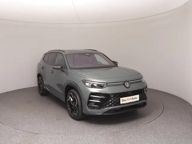 Volkswagen Tayron view 2
