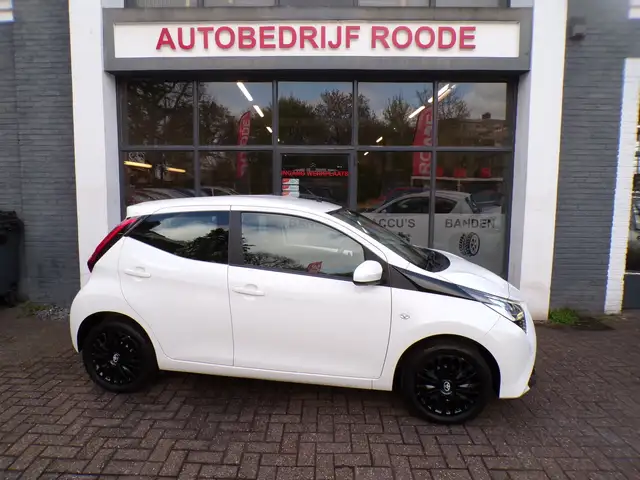 Toyota Aygo 1.0 VVT-i x-joy AUTOMAAT,1 EIGENAAR,ZEER MOOI !!!