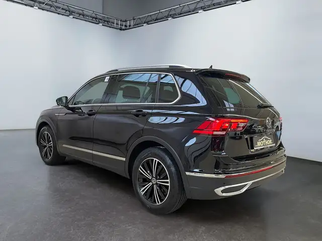 Volkswagen Tiguan view 4