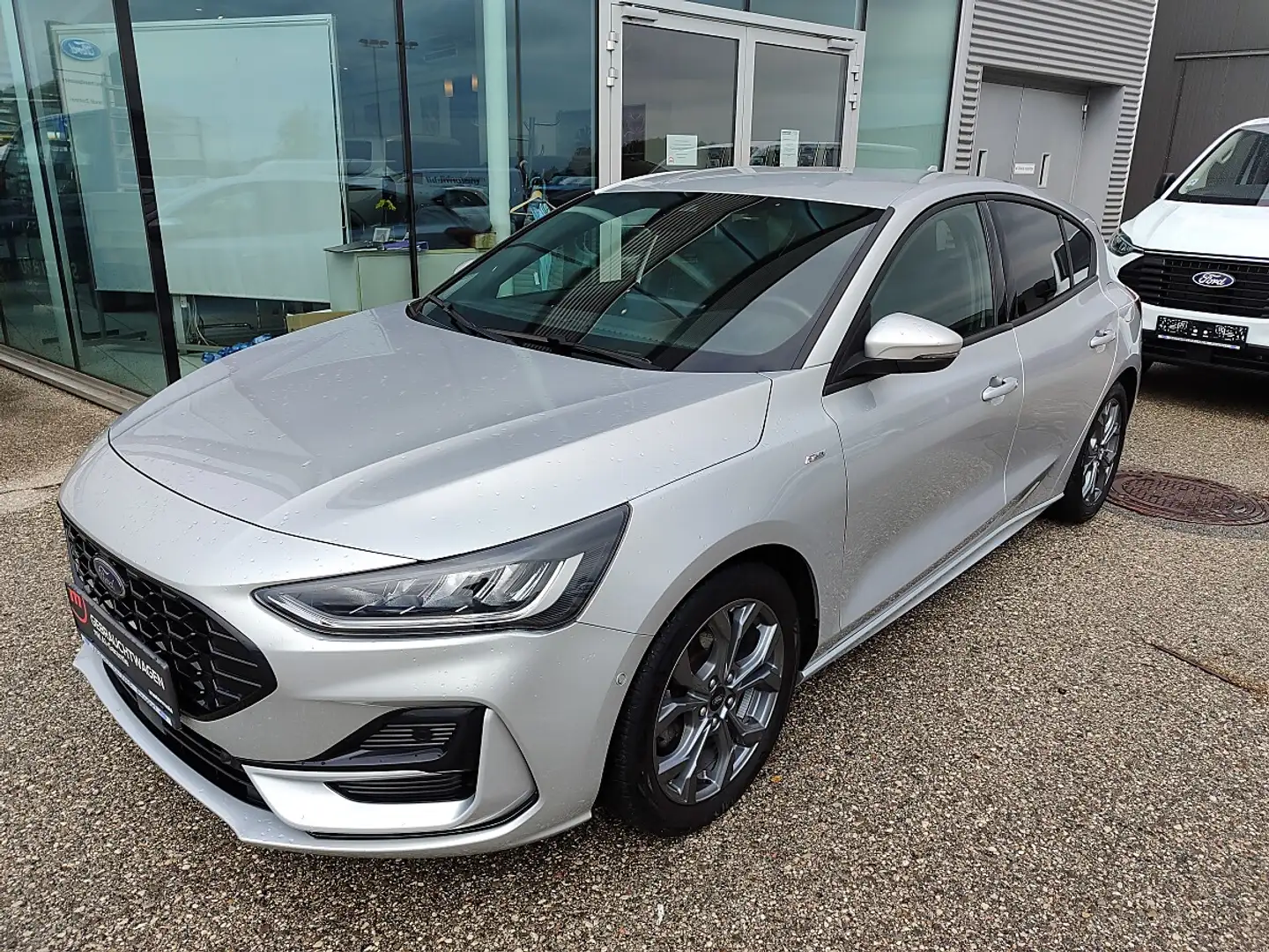 Ford Focus 1,0 EcoBoost Hybrid ST-Line Silber - 1