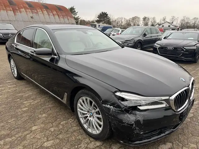 BMW 750 i xDrive eSD HuD Massage