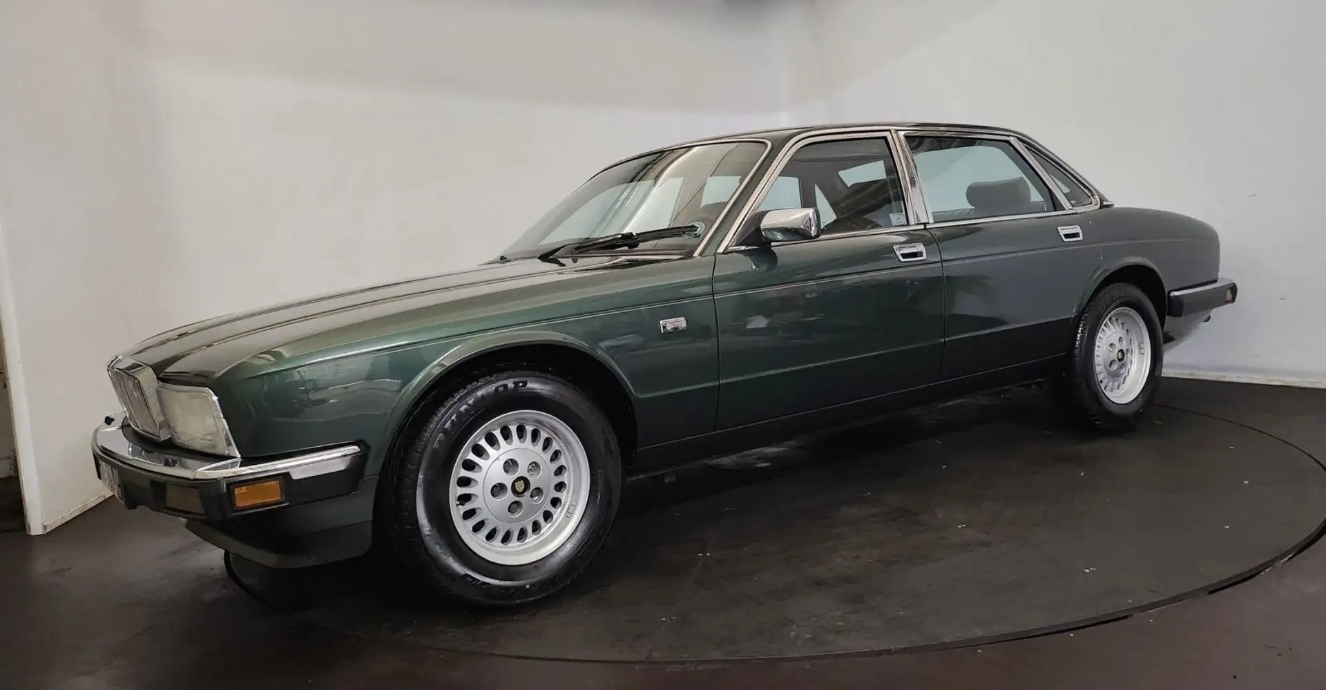 Jaguar XJ40 Grün - 2