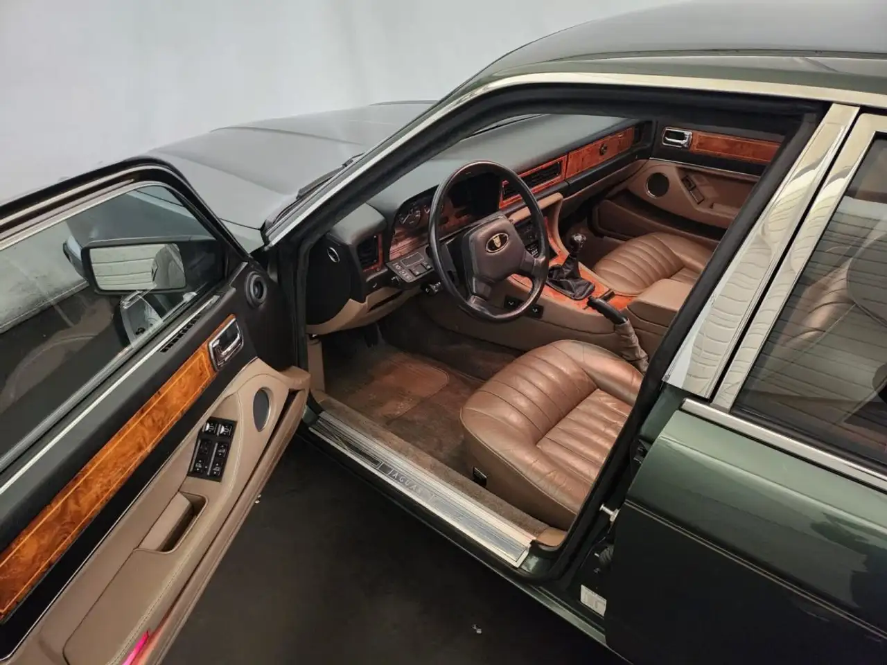 Jaguar XJ40, foto 5